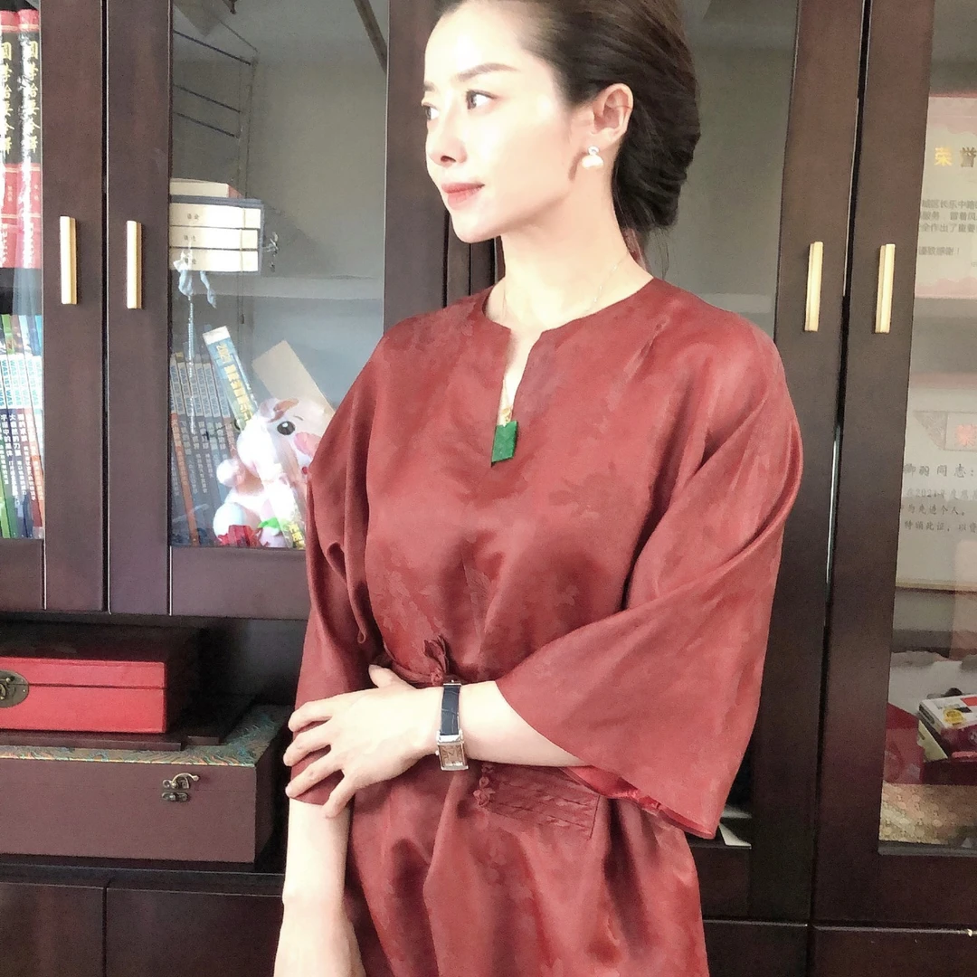 沉默 裳【心悦】暗红v字圆领中袖连衣裙