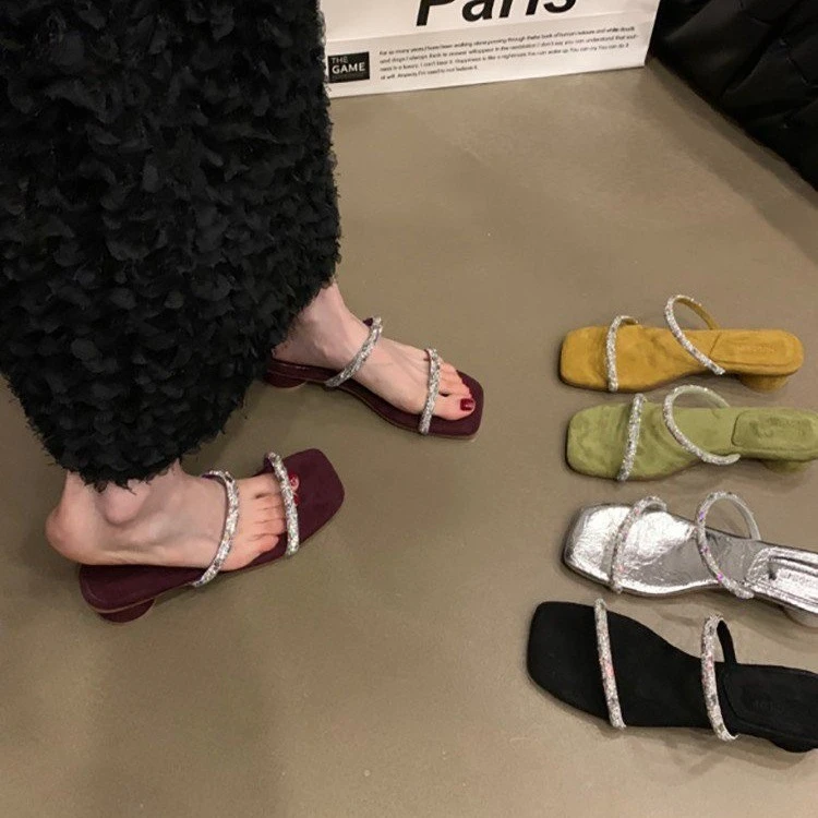 法式粗跟中跟水钻一字拖鞋女外穿2024新款露趾方头闪闪凉拖仙女风