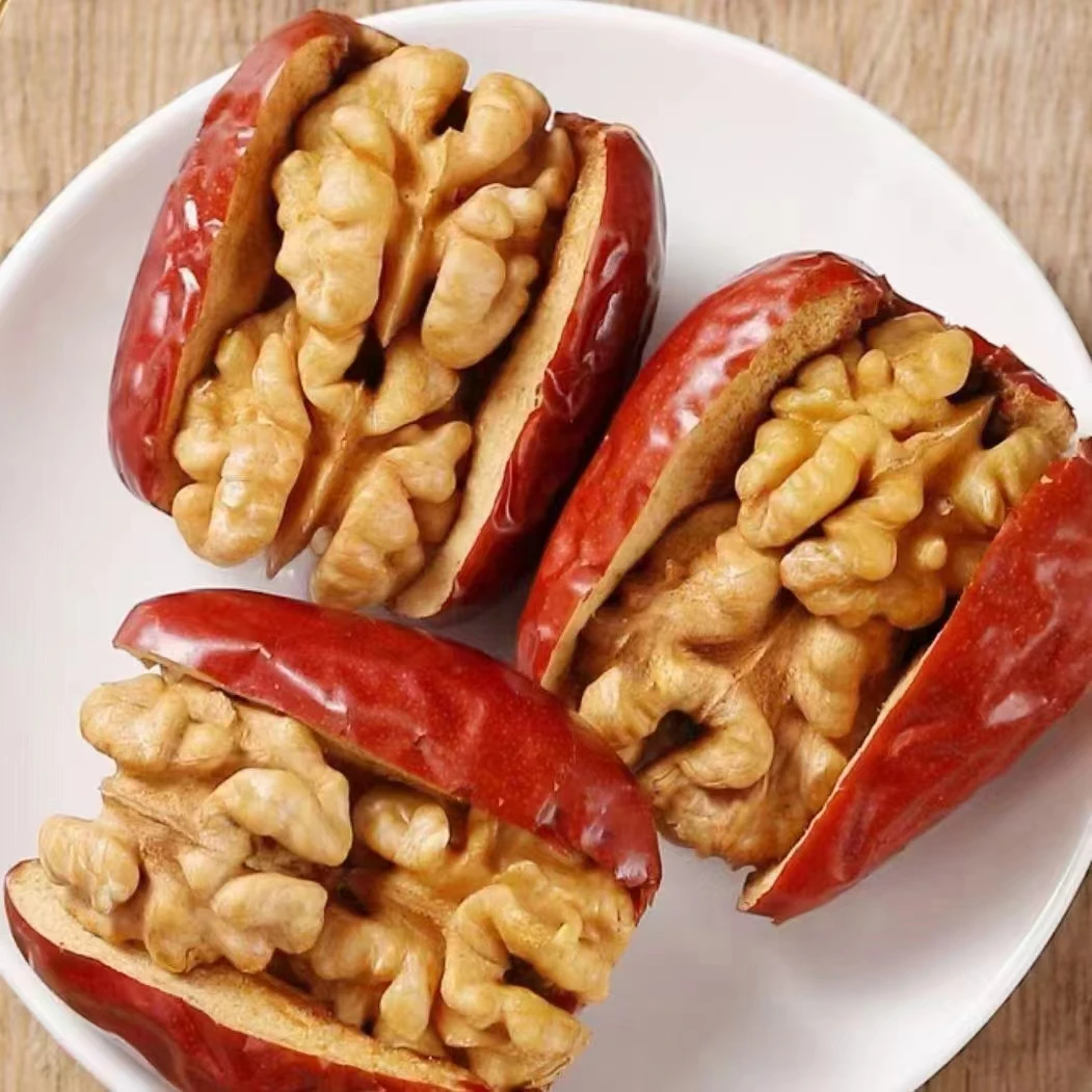 dexinyi/德心意五彩玫瑰枣夹核桃500g包邮和田枣玉枣香脆甜脆开袋