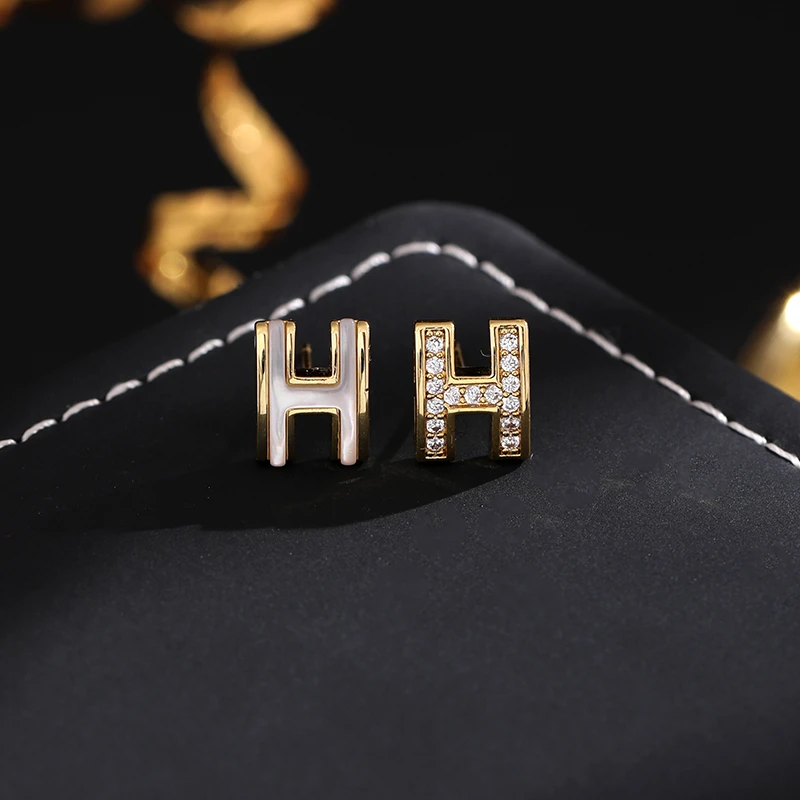 铜合金耳饰 《货号7283》小众个性AB款字母H耳钉