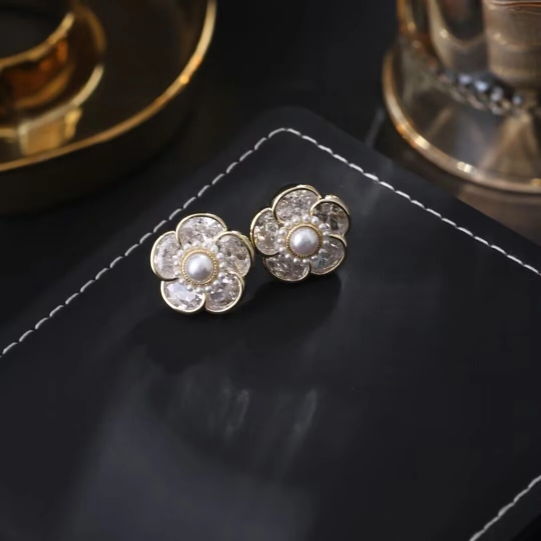 铜合金耳饰 《货号8349》 旋风小米珠山茶花耳钉