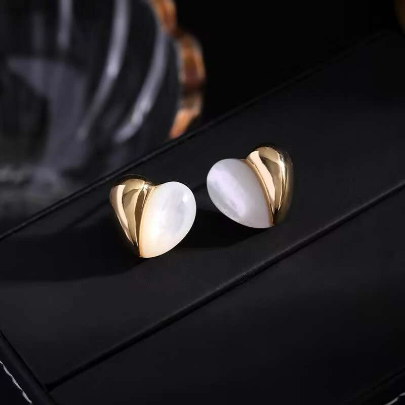 铜合金耳饰 《货号6053》通勤百搭金属桃心耳钉