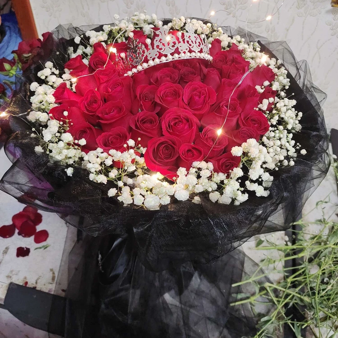 【钟爱一生】52朵星光皇冠款红玫瑰鲜花花束送女友求婚同城送花
