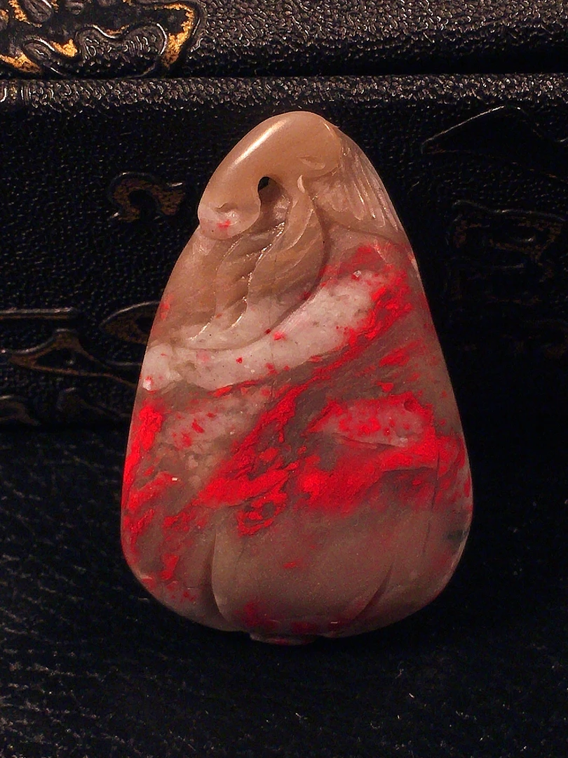 昌化老坑牛角冻鸡血石挂件，福瓜，血色鲜活，玉石软底，质地温润细腻