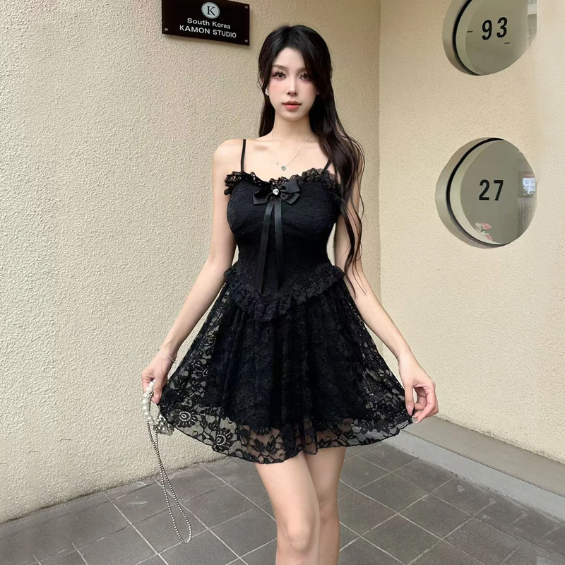 小黑裙2024新款性感拼接网纱露肩抹胸型短裙吊带打底蕾丝连衣裙