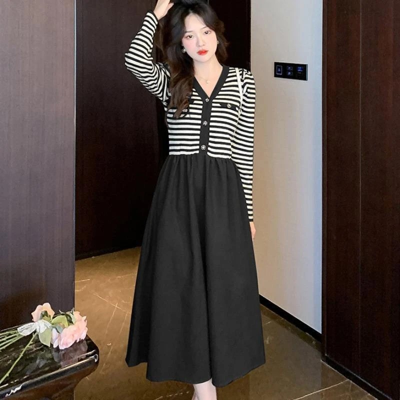 秋冬小众复古条纹针织拼接长袖V领显瘦高腰韩版气质假两件连衣裙