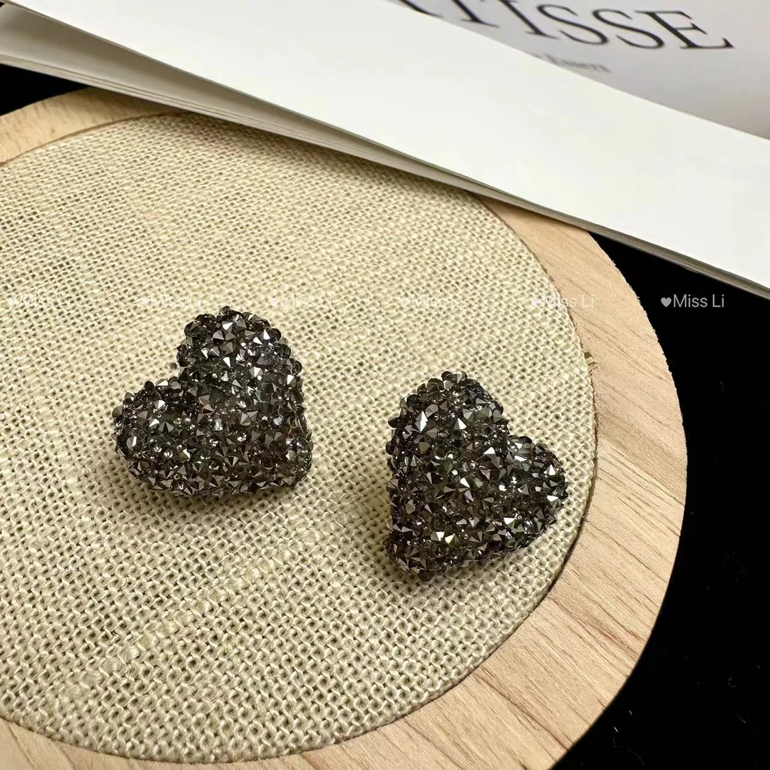 铜合金仿水晶耳饰 秋冬黑色亮晶晶爱心 时尚 百搭 精致 个性 560