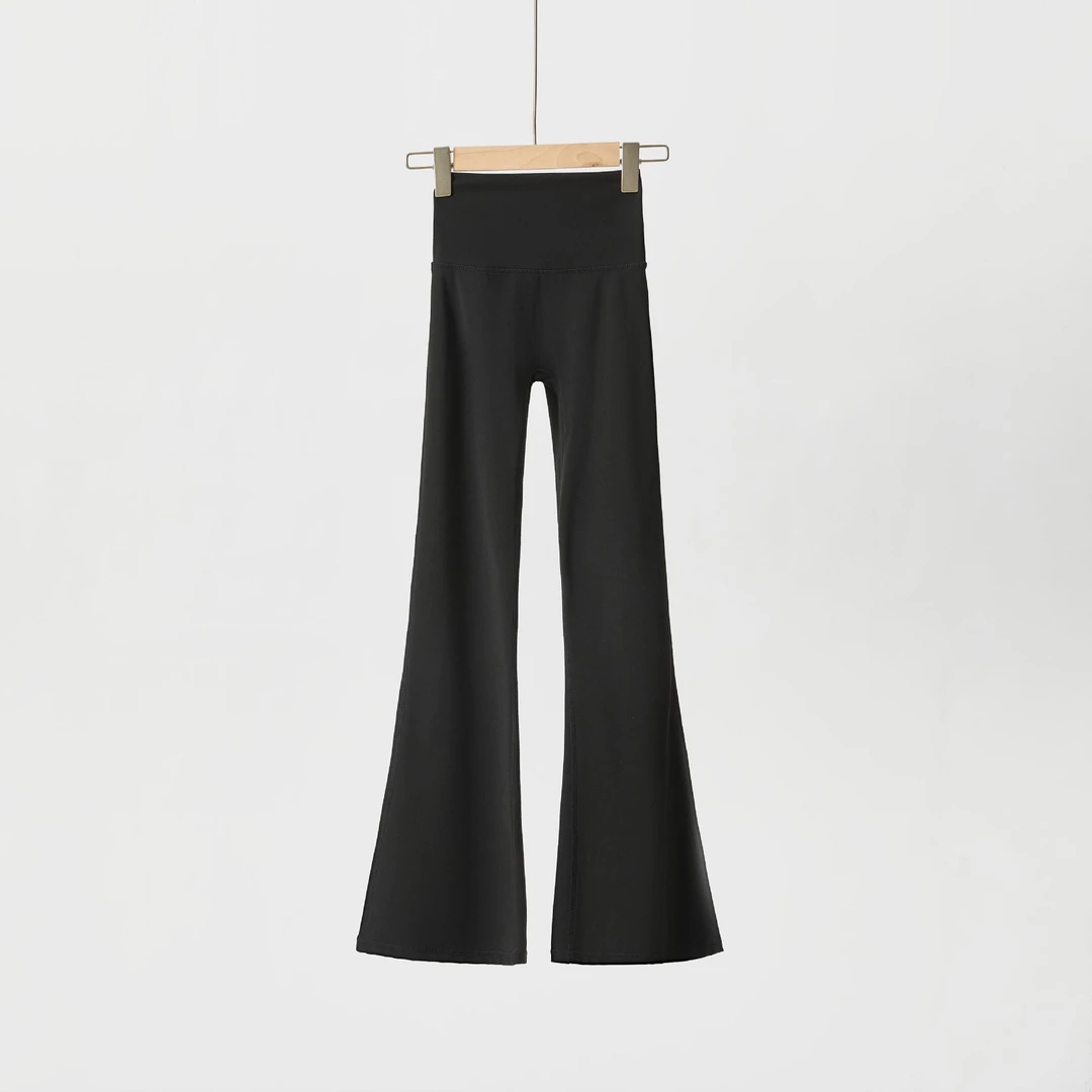 喇叭裤偏小版型拍大一码数