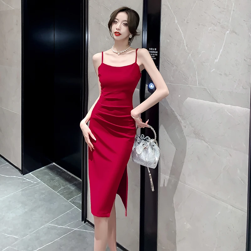 性感吊带修身裙女新款洋气衣服显瘦气质爆款包臀裙红色战袍裙子