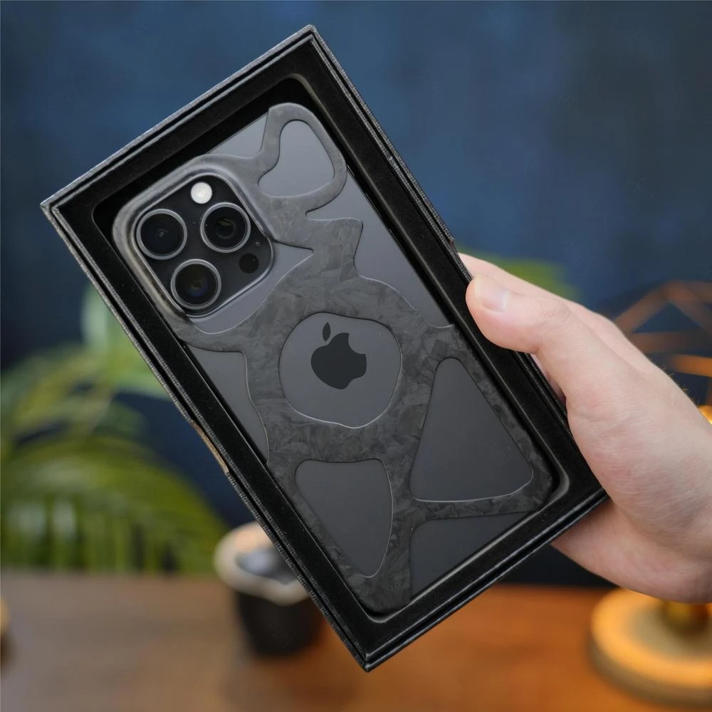 商务超薄凯夫拉真碳纤维适用苹果15promax手机壳冰感镂空散热全包