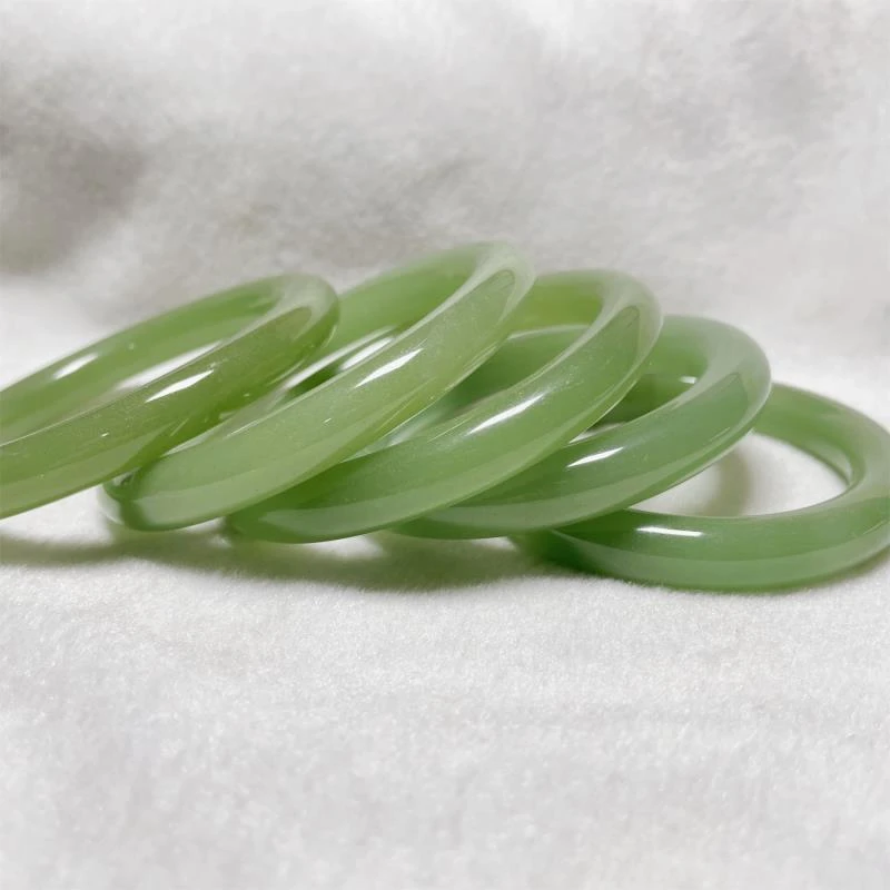 东陵玉圆条手镯美人镯（多样性发货，天然颜色有微差，纹路随机）
