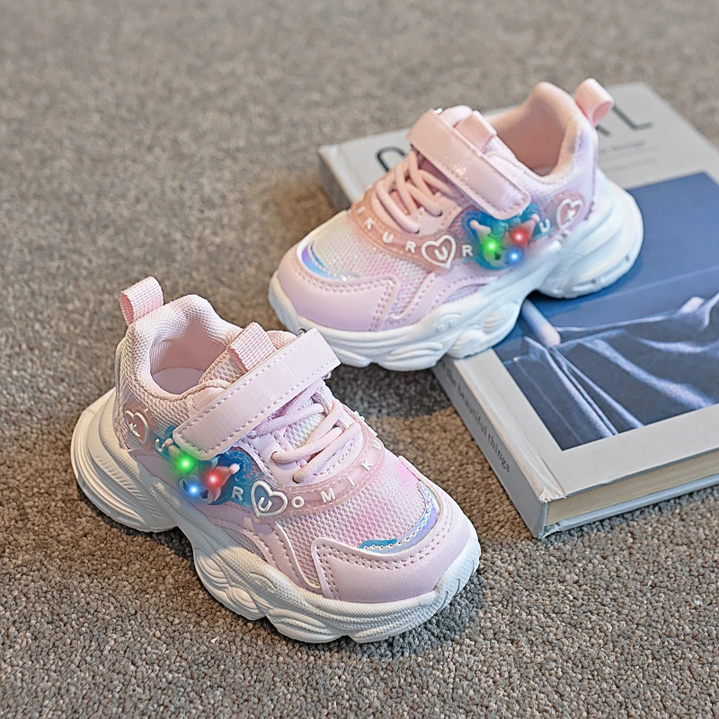 女童鞋亮灯春秋季新款双网面透气软底跑步鞋中小童宝宝公主鞋发光