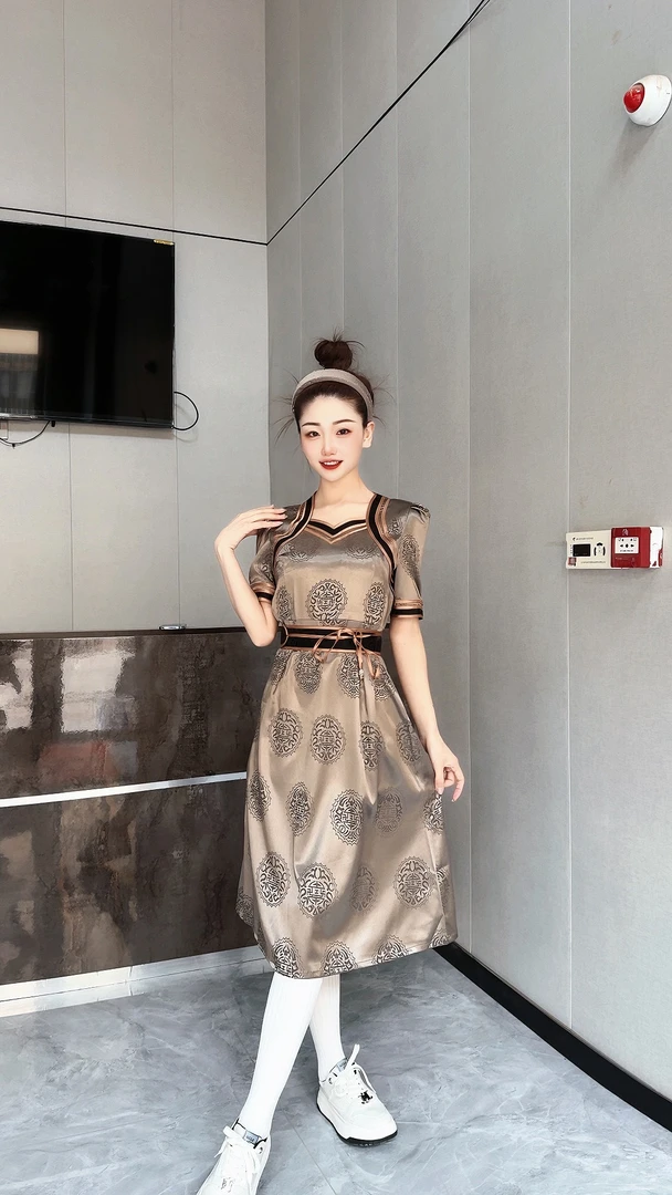 蒙古元素V领连衣裙