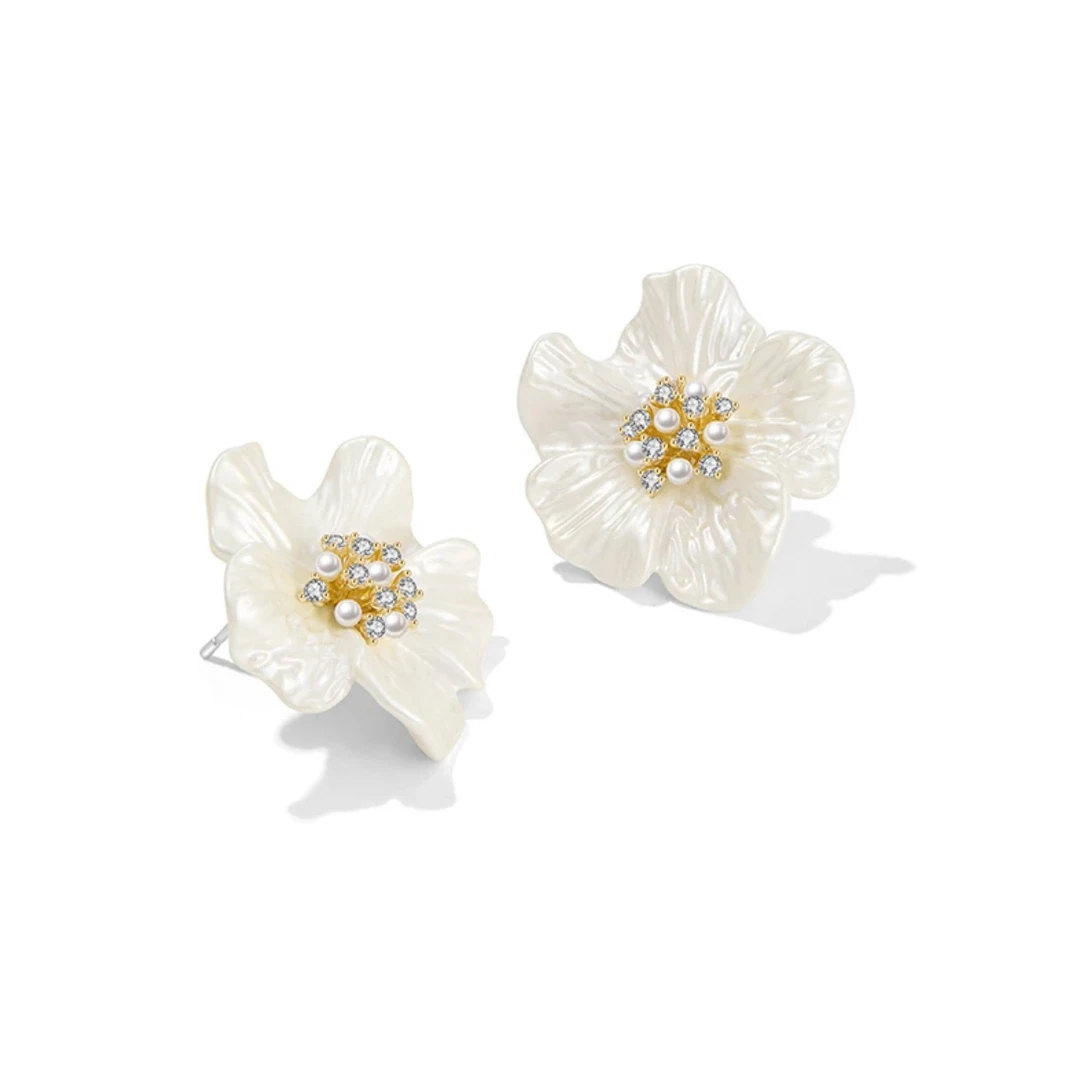 铜合金仿珍珠耳饰 E0212 时尚花朵耳钉度假风法式小众