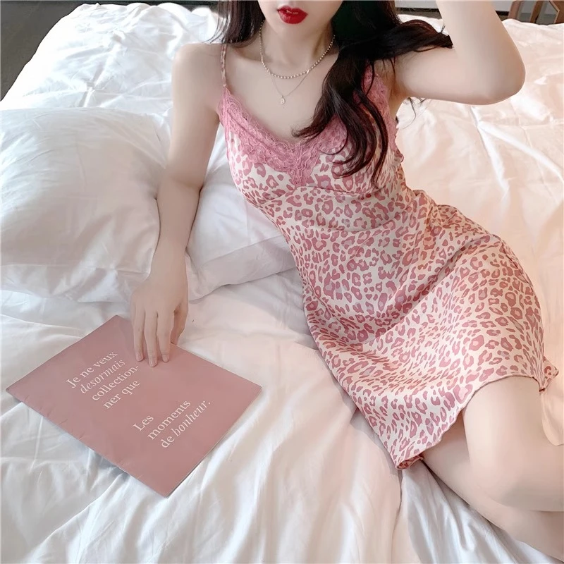 睡衣女款夏天2024新款冰丝吊带性感甜美蕾丝豹纹大码自带胸垫睡裙