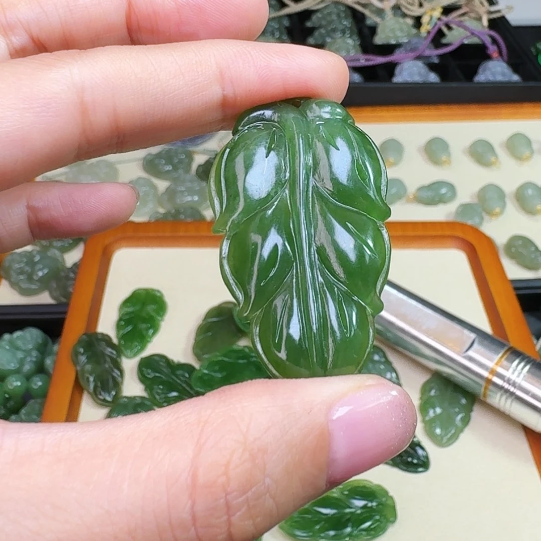 【闪购商品】和田玉(糖玉)颈饰未镶嵌