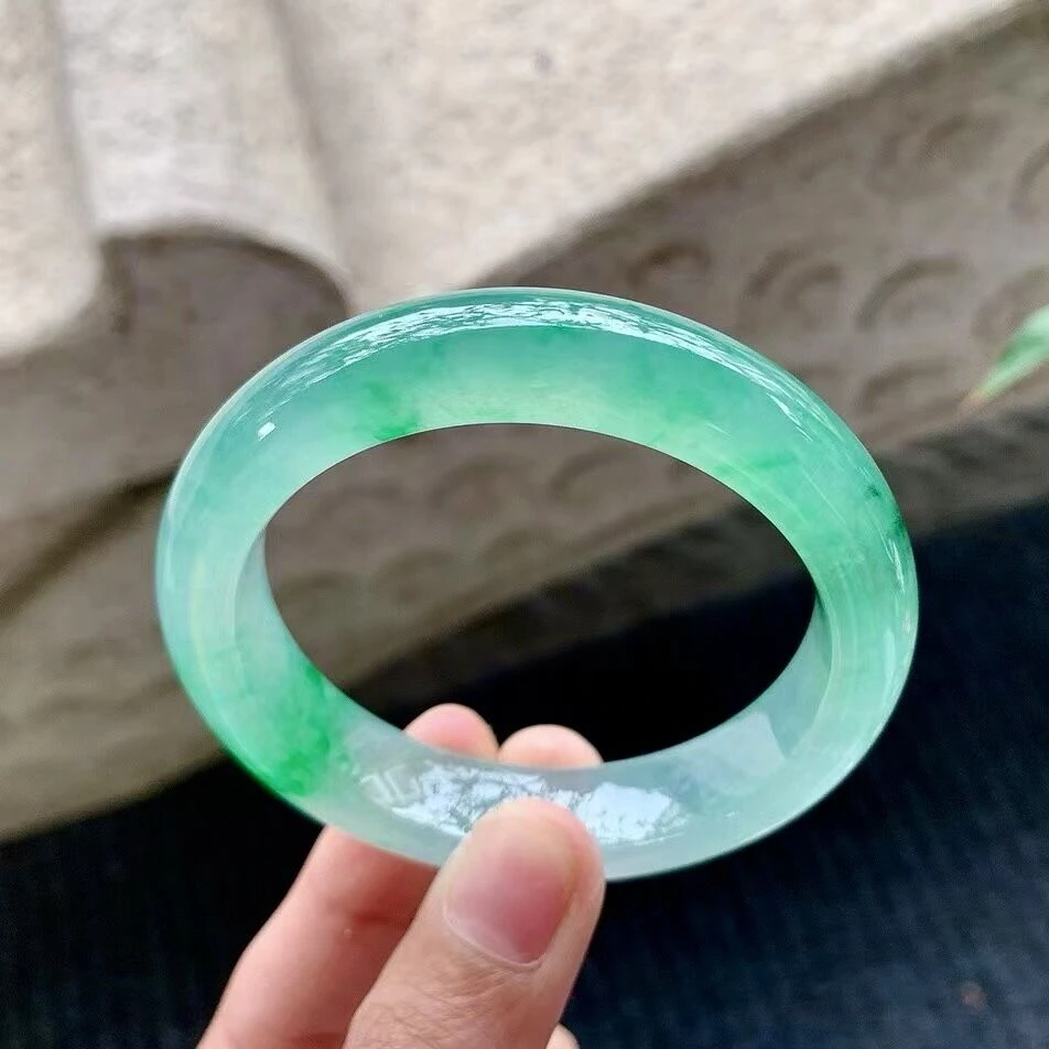 天然缅甸翡翠A货冰种晴底飘辣绿正圈53手镯