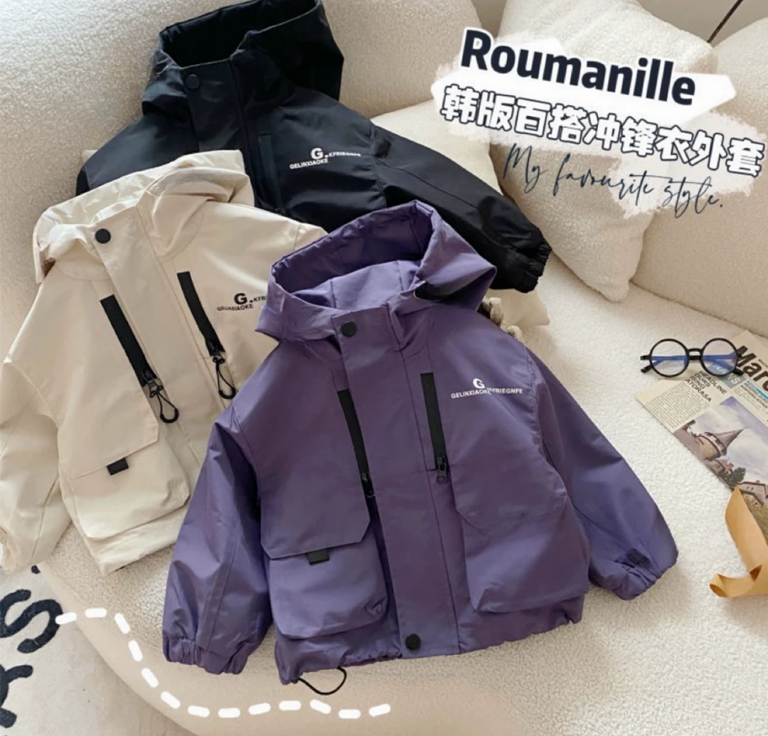 男童外套春秋宝宝冲锋衣秋装儿童洋气薄款上衣小童连帽男童冲锋衣