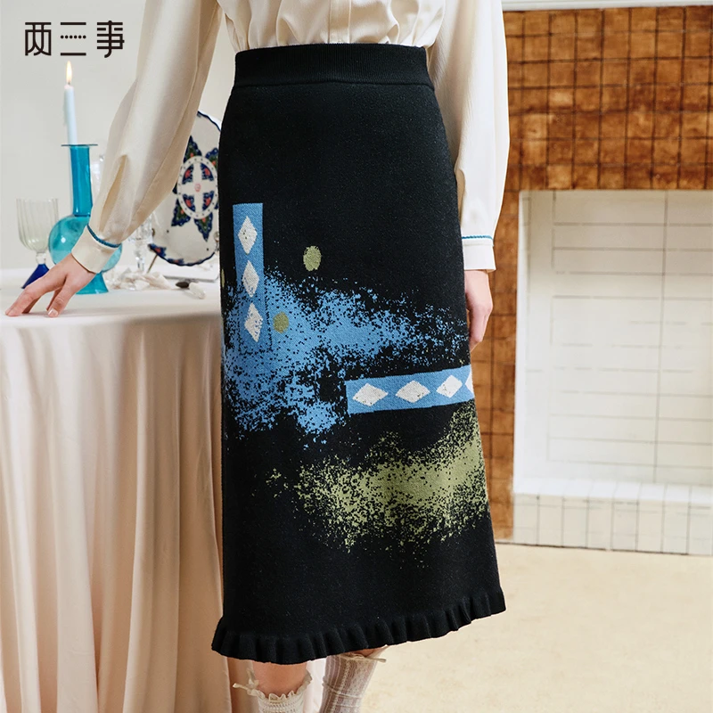 两三事 失序派对 复古荷叶边裙摆花色亮点毛织半身裙S24QKB554