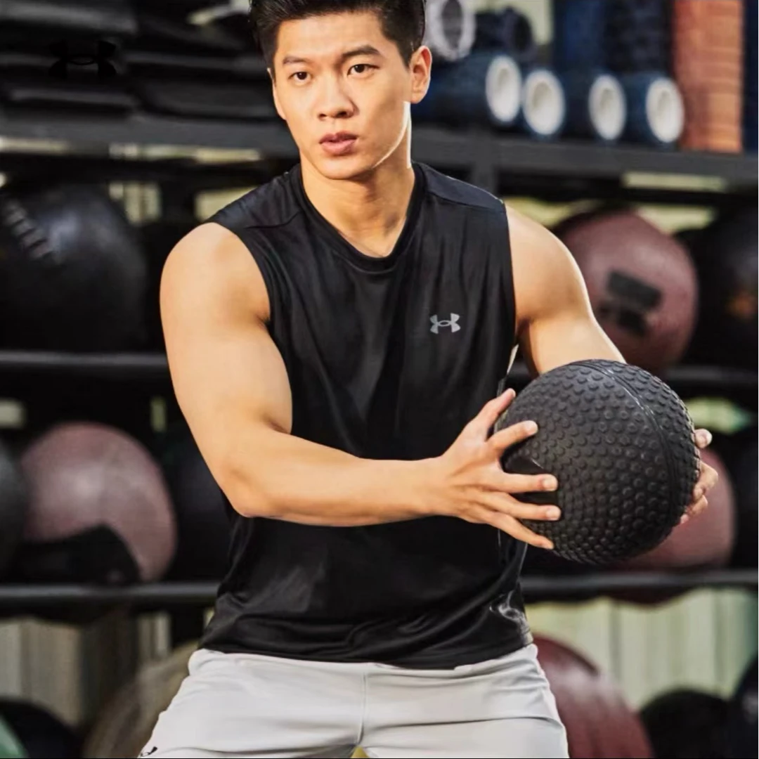 安德玛UA 男子夏季休闲速干跑步透气训练户外运动无袖背心1327972