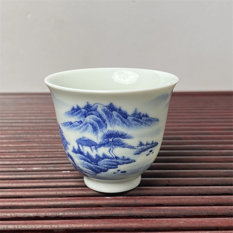 青花万水千山马蹄杯品茗杯陶瓷铃铛杯山水杯釉下青茶杯单个主人杯