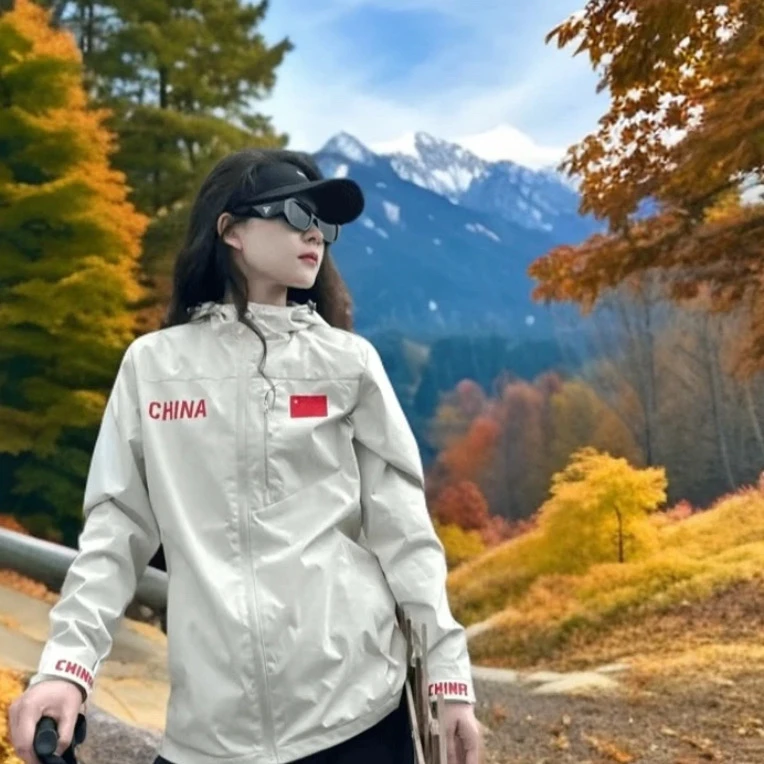 2025春秋新款情侣冲锋衣男女户外登山国家队训练服防风防水外套潮