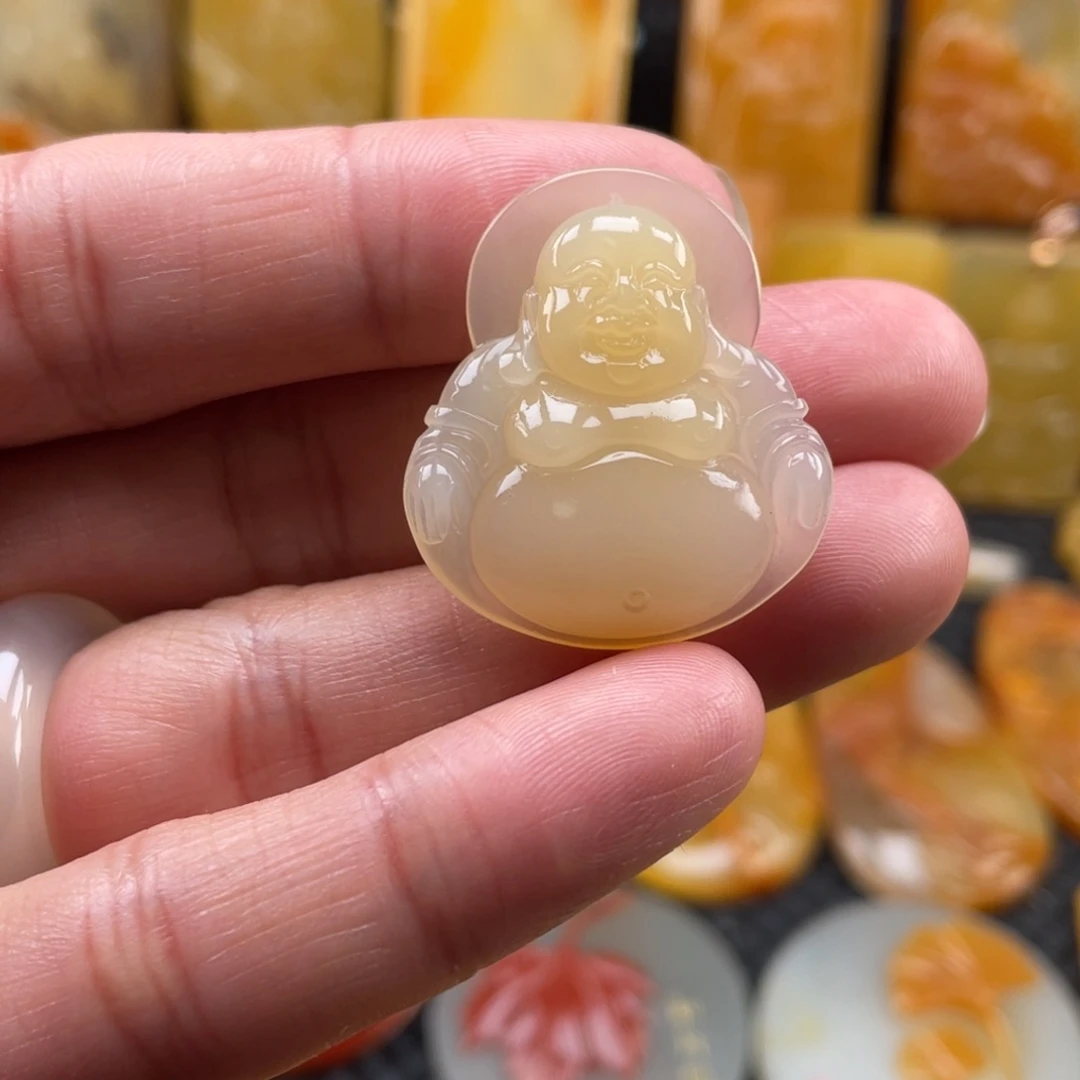 石英质玉(黄龙玉)颈饰未镶嵌
