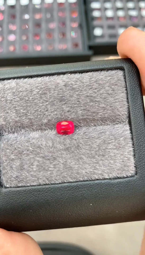 【闪购商品】定制尖晶石裸石未镶嵌1.03ct 吉尔德超强曼辛绝地武士