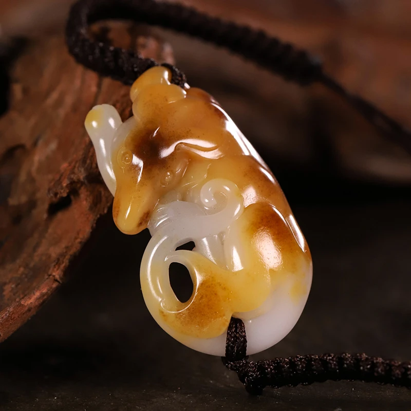 精品海派俏色黄沁独籽旺财狗手牌在售挂件两用和田玉籽料非常细油