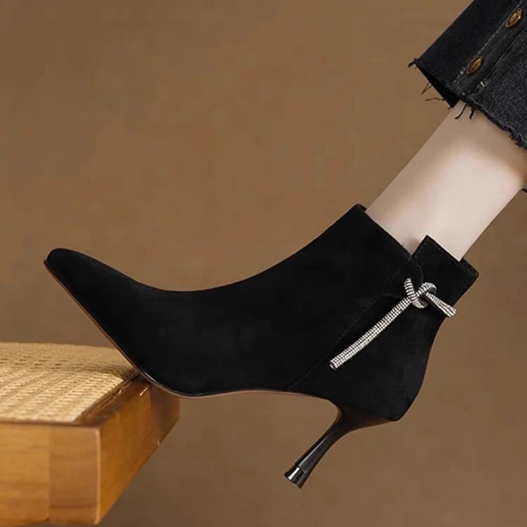 新款2024小踝靴短靴高级感气质尖头细跟磨砂皮靴黑色高跟鞋靴子女
