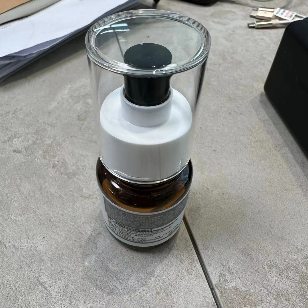 个人整理磨脚清洁搓脚清洁油工具