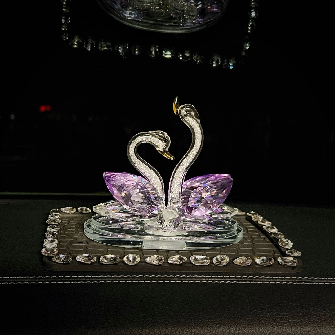 车载好物新品车载简约可爱创意摆件中控台内饰装饰天鹅带香薰