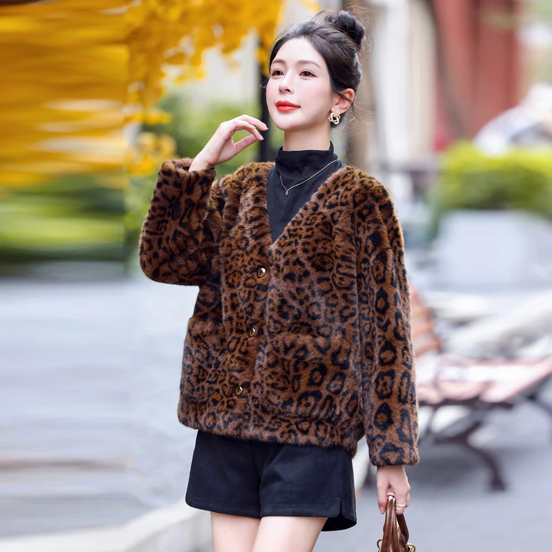 皮毛一体大衣女冬季新款女仿水貂毛V领保暖减龄外搭短外套 YF2502