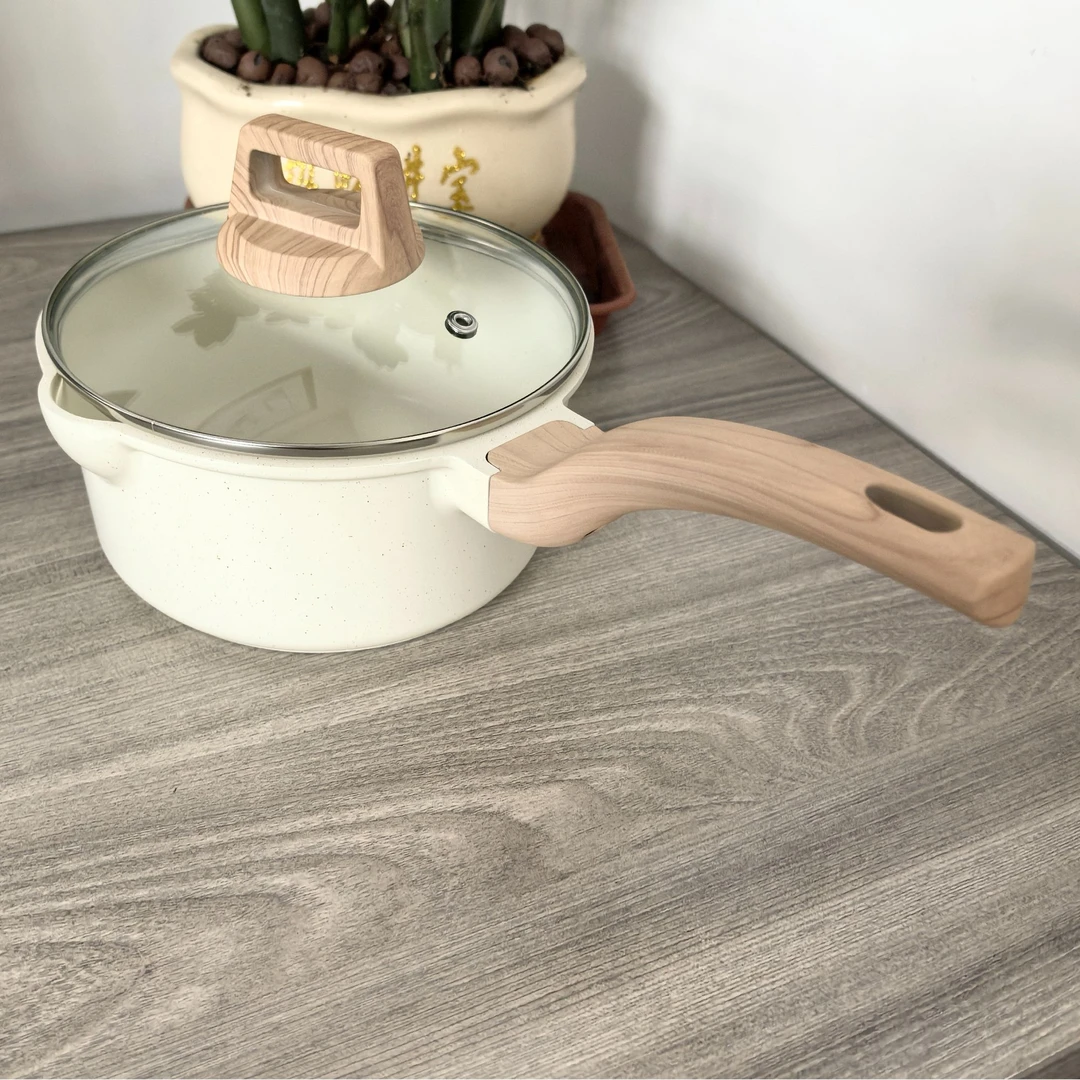 18cm磨标小卡奶锅白色带盖家用焖炖煮汤锅不挑灶微瑕疵介意勿拍