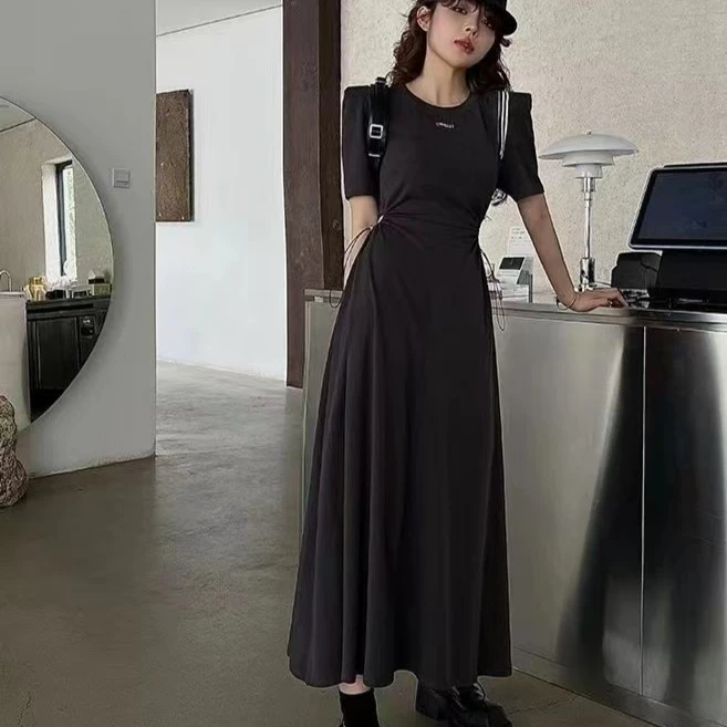 新款夏季时尚潮流收腰显瘦轻奢连衣裙