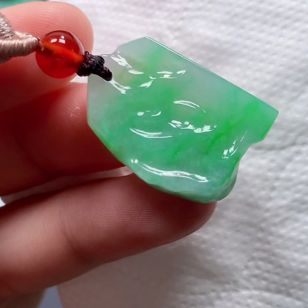 纯天然翡翠 a 货  560