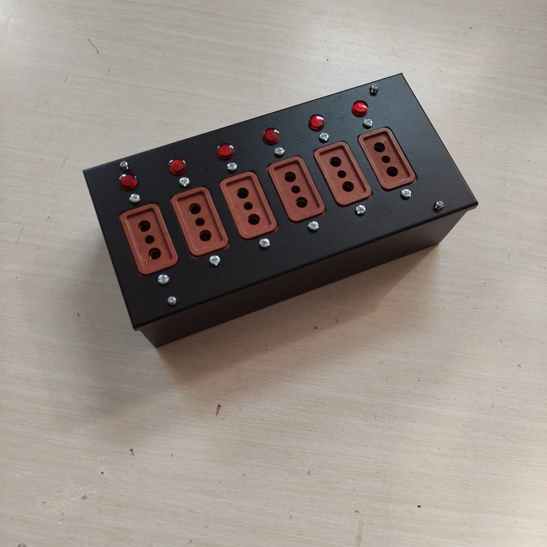 6路40a指示灯电源盒舞台灯光分线盒桁架帕灯光230直通箱