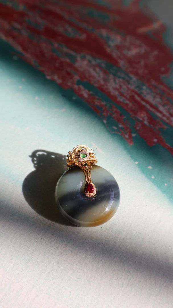 和田玉新疆楼兰三彩平安扣18k金重金镶嵌彩色