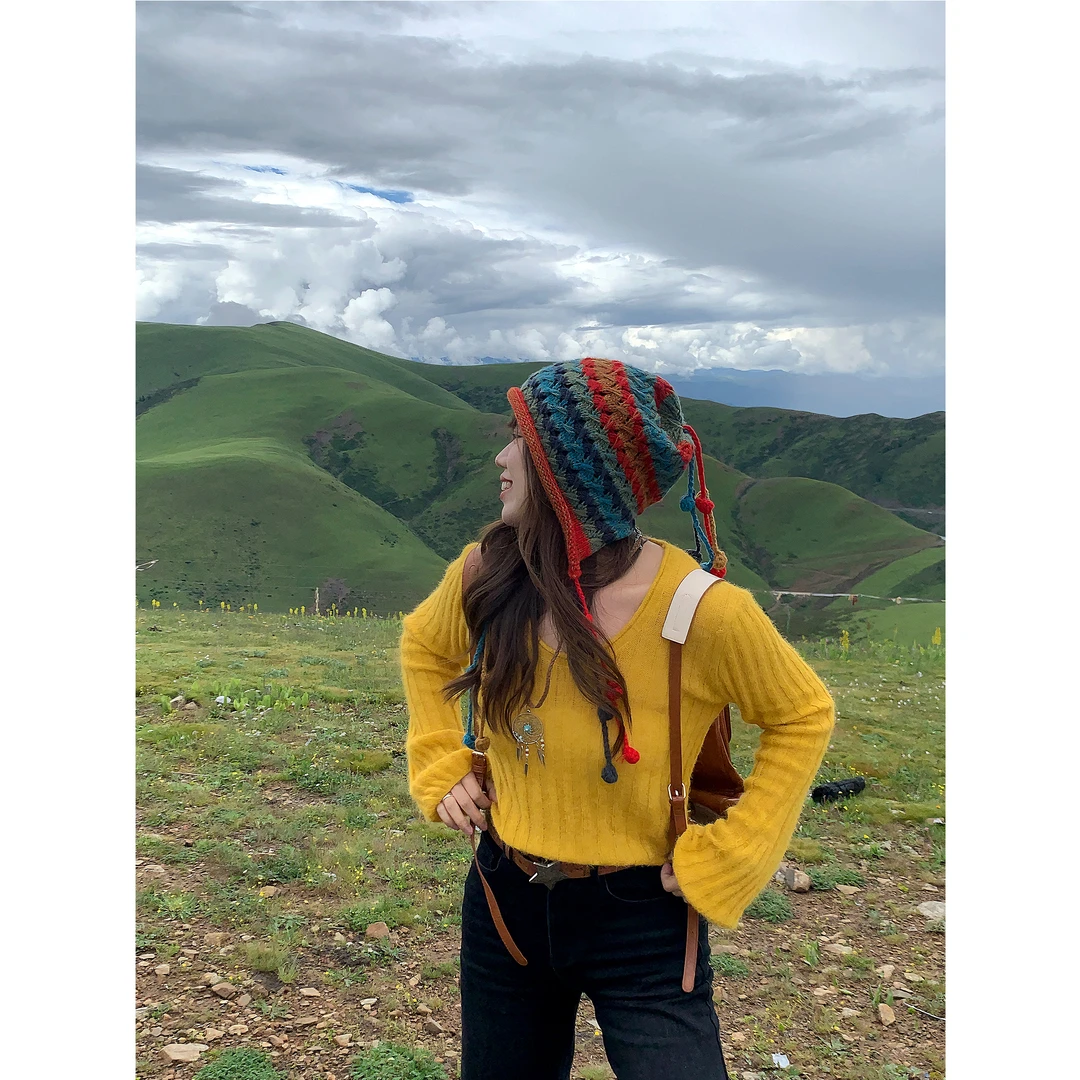 米米子“逃离城市计划”定制两色毛衣圆领短款设计感显瘦新款上衣