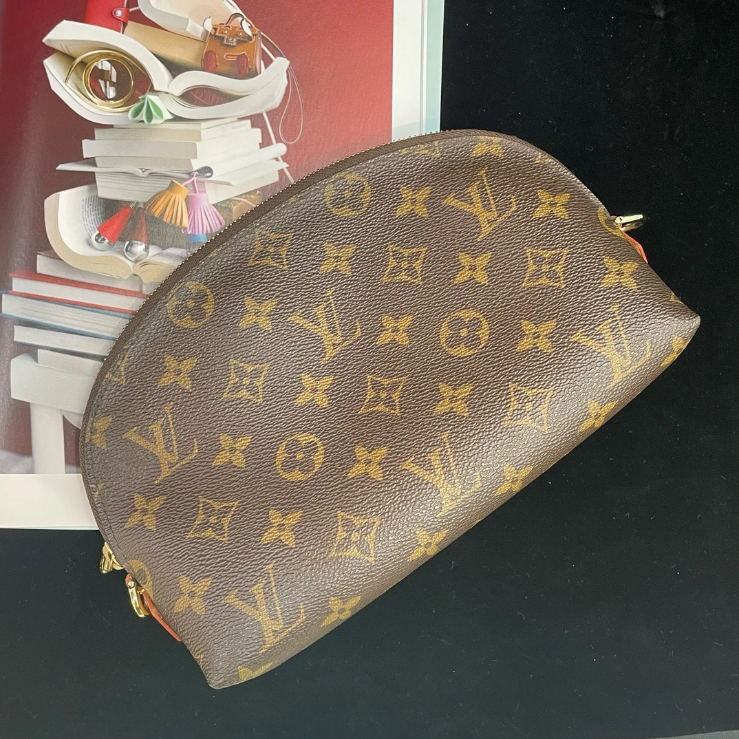 95新 LouisVuitton/路易威登 芯片款LV老花 大号贝壳化妆包