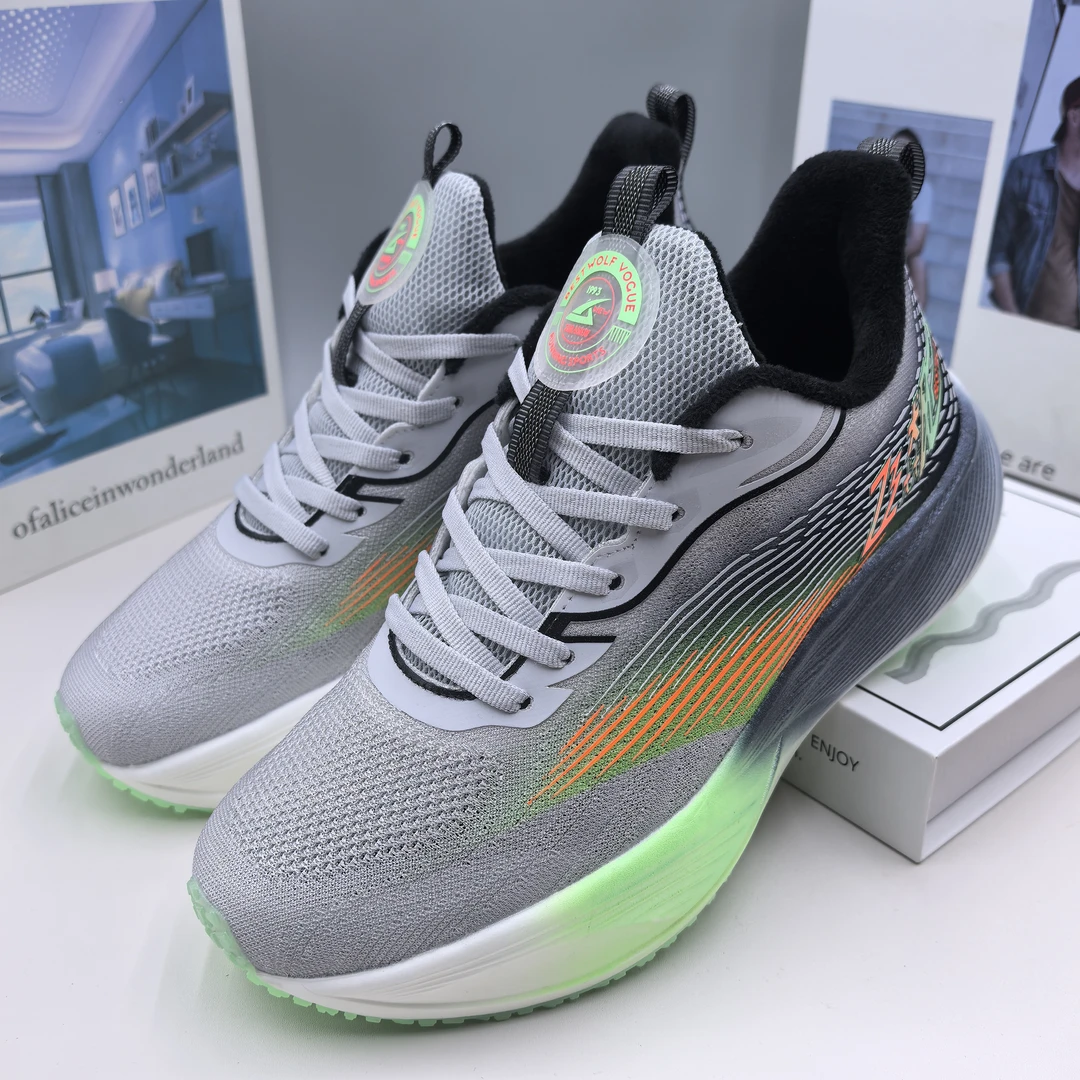 飙山狼光影系列运动跑鞋时尚百搭薄绒款爆米花底保暖碳板跑鞋男鞋