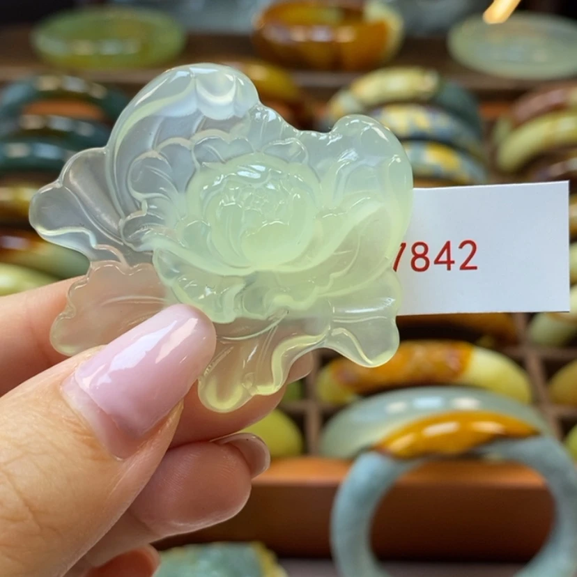 【闪购商品】岫玉颈饰未镶嵌梦