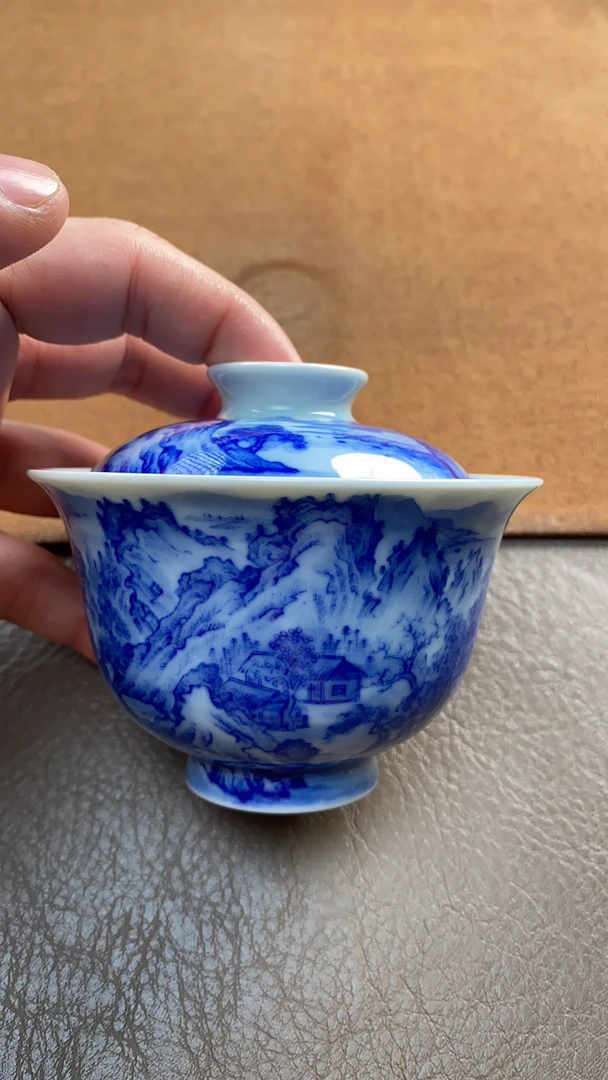 半山晓野重江叠瘴图盖碗