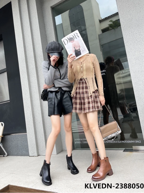 2388050广版新款加棉粗跟3厘米头层牛皮短靴