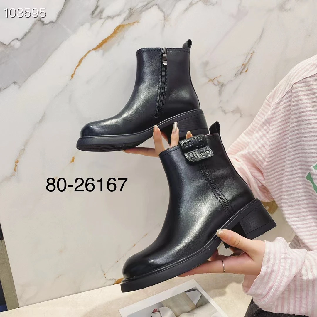 8026167高品质冬季新款百搭加棉休闲短靴软底软面楼上仓库