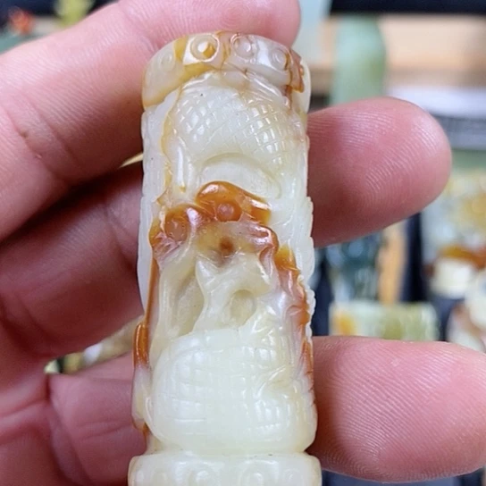 蛇纹石玉颈饰未镶嵌