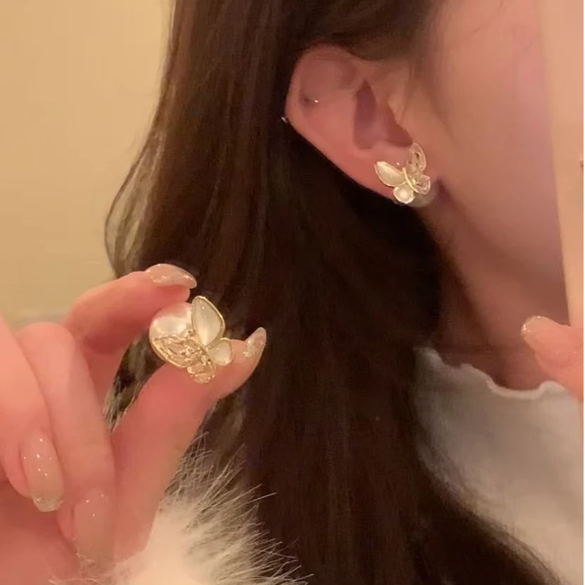铜合金仿珍珠耳饰 秋冬轻奢闪锆蝴蝶珠珠耳环女两戴气质耳针耳饰