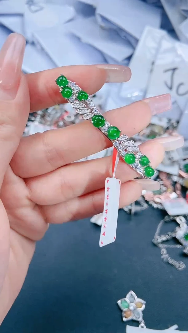 【闪购商品】翡翠吊坠(不含链)银S925镶嵌.