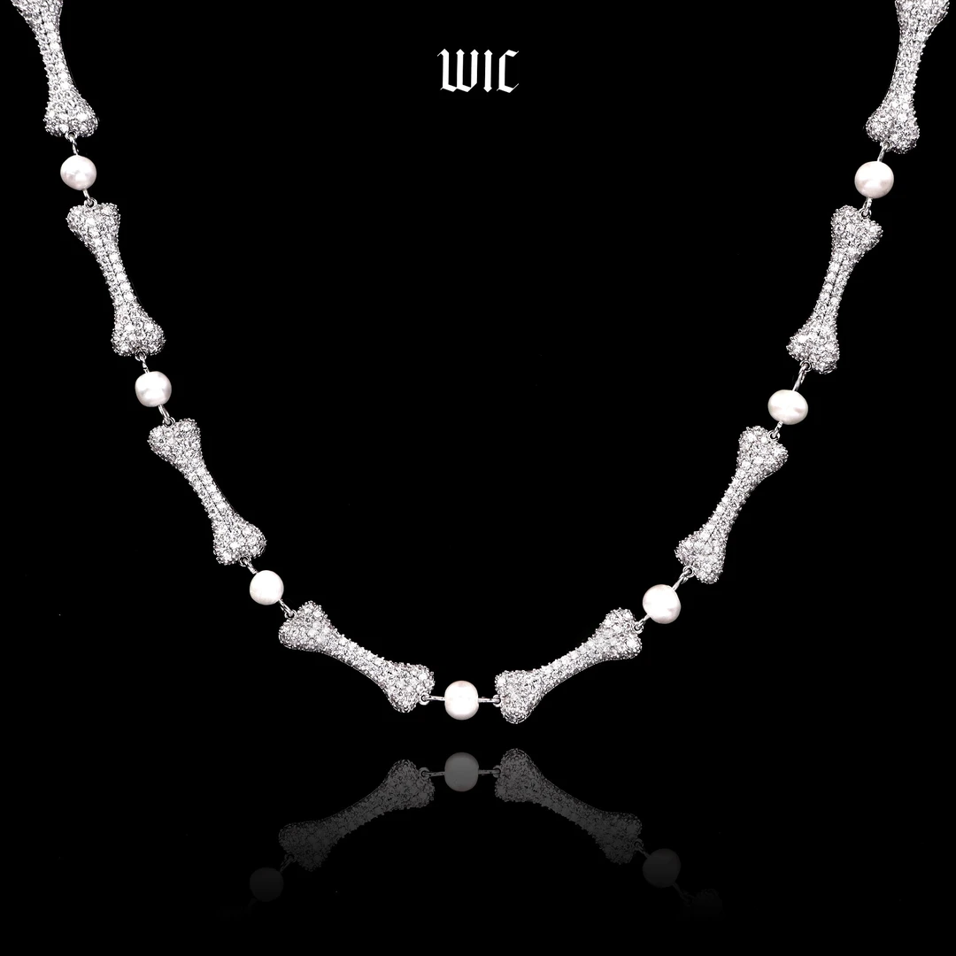 WIC 铜合金合成锆石项链 22FW骨头仿珍珠解构重组限定项链XL105