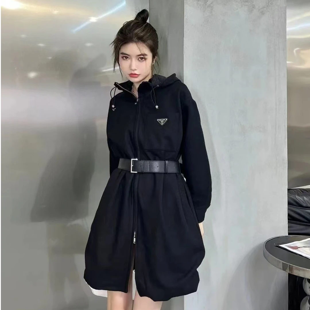 全新未使用 Prada/普拉达 连帽拉链长袖外套 黑色/38码